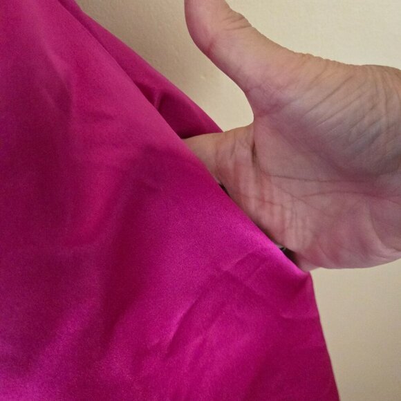 Miss Veil NWT Stunning Fuscia Crewneck Sleeveless High Low Satin Gown Size M - Picture 5 of 7